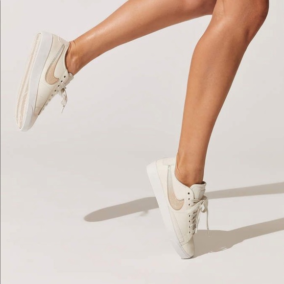 nike blazer low jelly swoosh